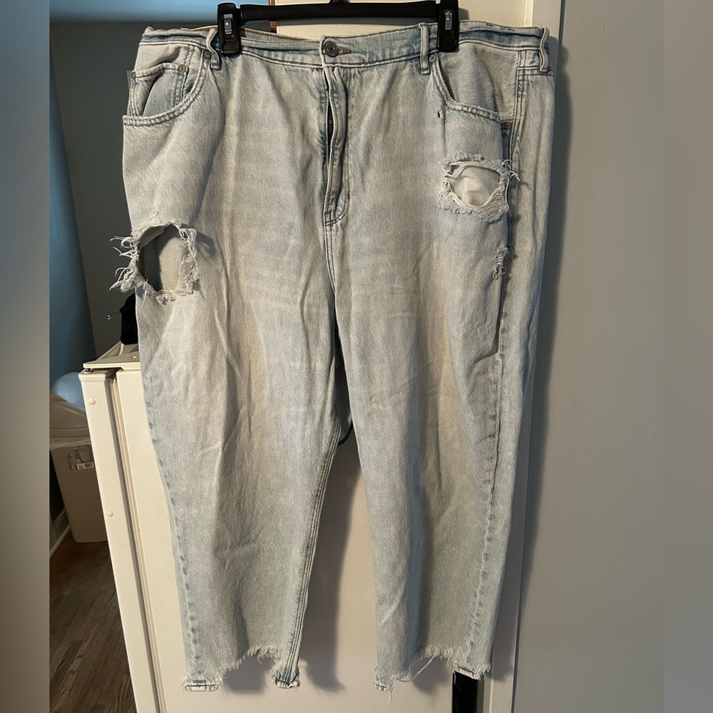 American Eagle Outfitters Light Wash High-Rise Distressed Jeans